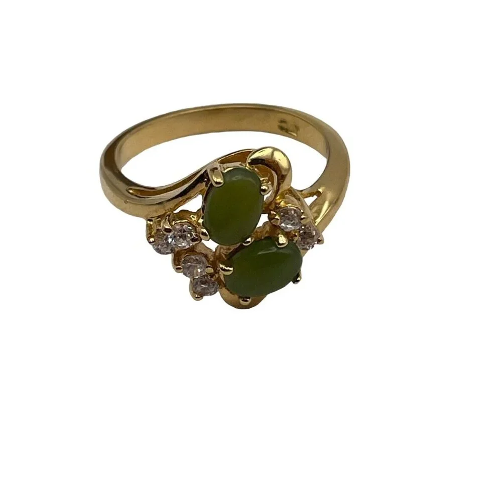 VTG JC Signed Cocktail Ring Gold Tone Rhinestone & Green Gemstone Cabs Size 5.75